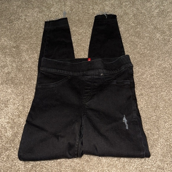 Spanx Distressed Skinny Pull-On Jeans High Rise Raw Hem in Black, XS. B8 - Picture 3 of 7